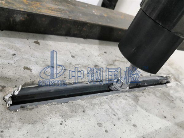 預(yù)埋槽道試驗(yàn)中